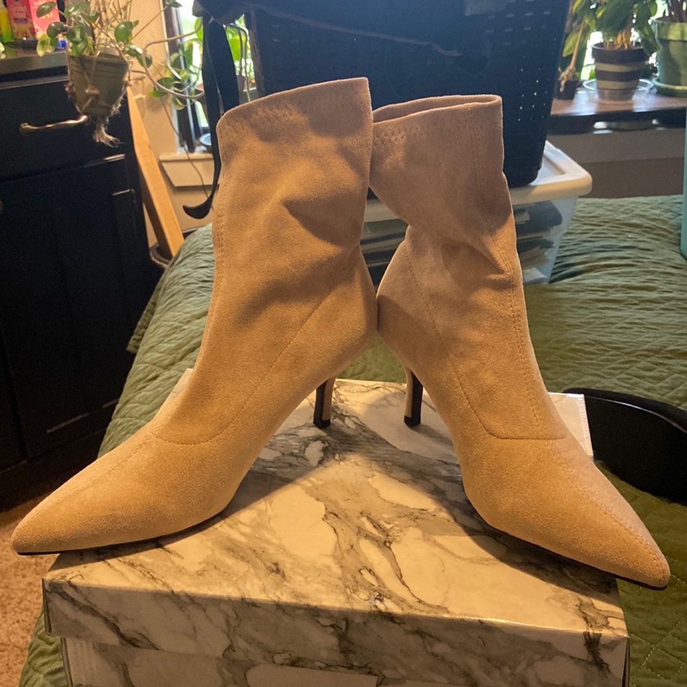 Tan heels